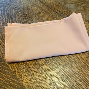 Vintage - Baumwollmischung Tischdecke - Lachsfarbend - Ausgezeichneter Zustand- Einfacher 1/2 Zoll Saum - 50 "x 50" quadratisch - Ostern - Frühling - Kartentisch