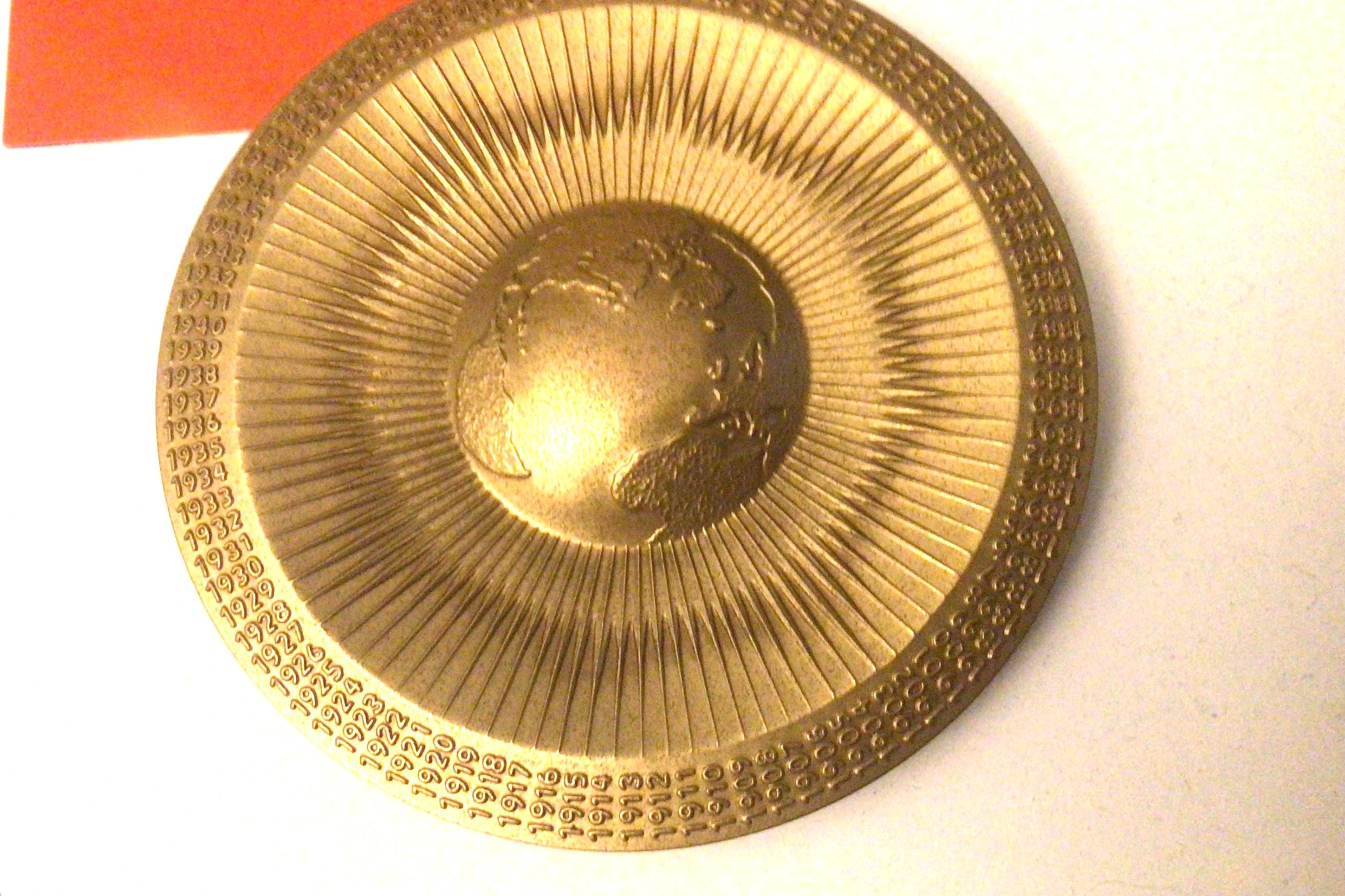 OLD COIN MEDALS ／FORD／OIL ／US VINTAGE 1903 - 1933 Vintage Ford V8 Brass Coin Medal Token 30 Years