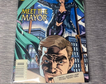 Vintage Comic Book -  DC Comics - Nov 2000 - Catwoman - Cat Woman - November 2000 - No. 86 - Meet the Mayor