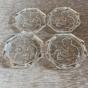 Porta-copos de vidro transparente vintage MCM: padrão de moedor de engenheiro, conjunto de 4
