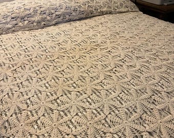 Vintage Hand Crocheted Cotton Bedspread - Ivory White - 128x100&quot;