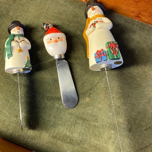 Vintage - 1980&#39;s - Cheese and Meat Knives - Snow Man Meat Knife - Snow Man Cheese Knife - Santa Cheese Knife