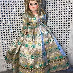 Vintage - 1980's - Royal House of Dolls - Porcelain Doll - Ladies of the Opera - Vienna MIB - Limited Edition
