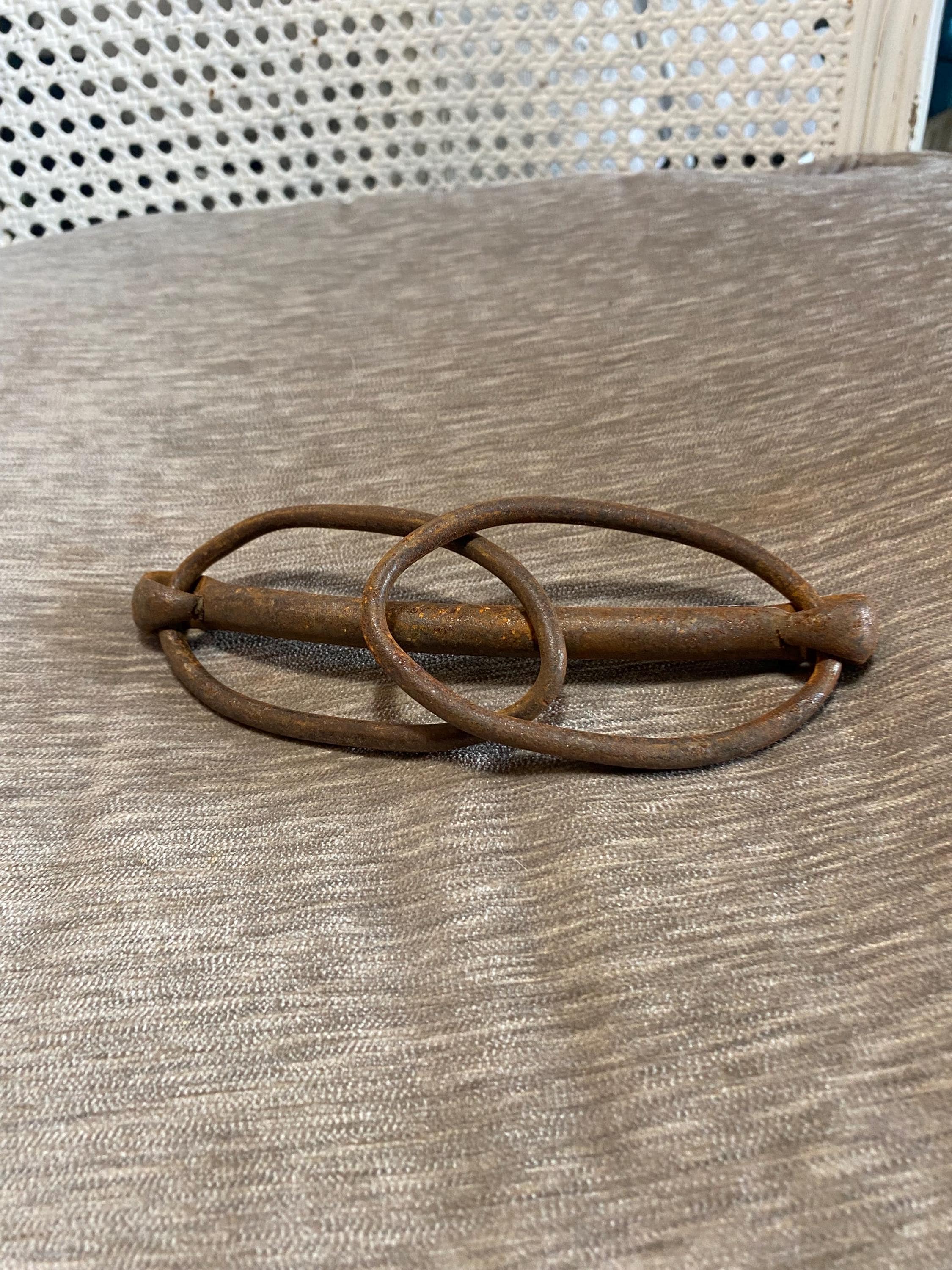 Ancien mors à brindille de cheval rustique vintage en fonte décor