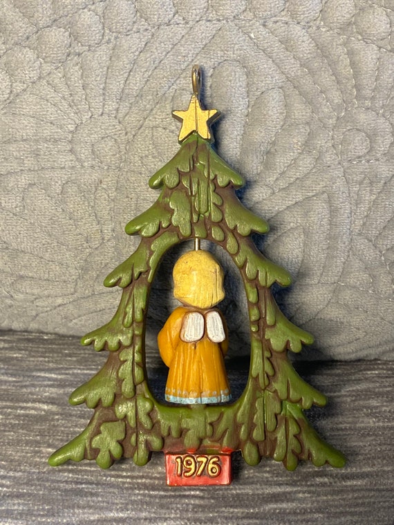 Tree with angel hair ❤️  Tree decorations, Christmas tree hair