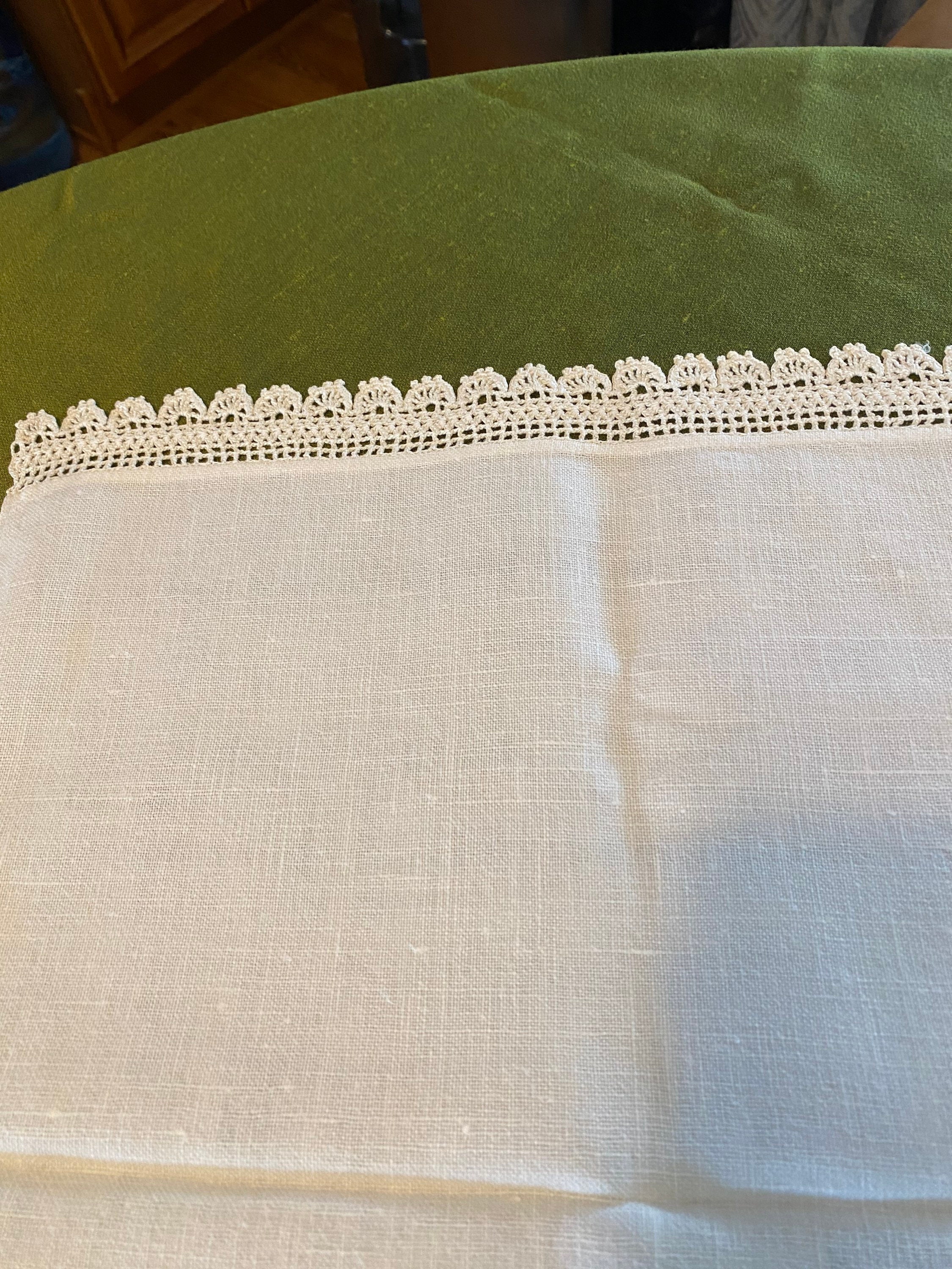 1940年代のヴィンテージ手織りリネンテーブルランナー（クロシェレース