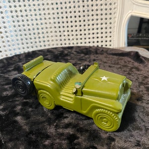 Vintage - Circa anni '70 - Bottiglia Avon - Vetro verde - Decanter per auto d'epoca - Jeep dell'esercito - Dopobarba da uomo "Spicy" - Da collezione