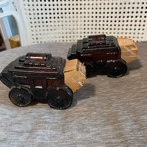 Vintage - Flacone Avon - STAGE COACH - Profumo Wild Country - Carrozza in vetro marrone - Area bagagli color bronzo (coperchio in plastica) - Pieno di dopobarba