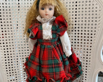 Vintage Porcelain Doll: 16