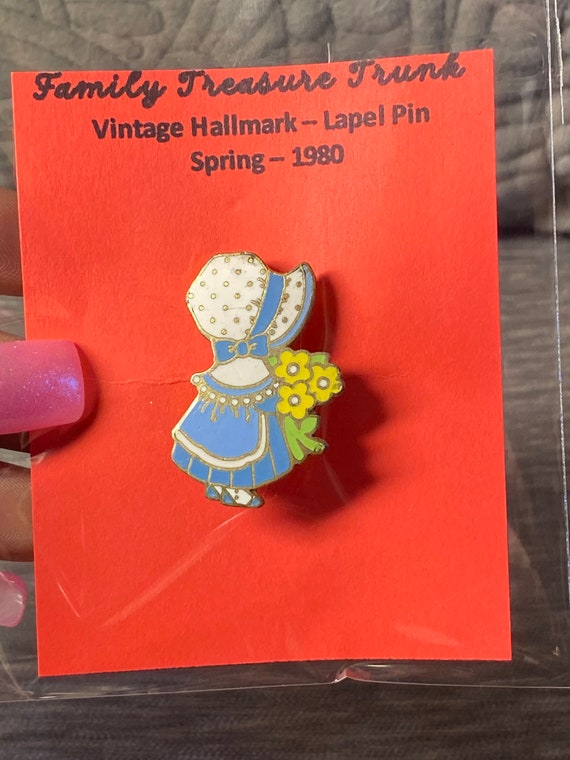 Vintage holly hobbie pin - Gem