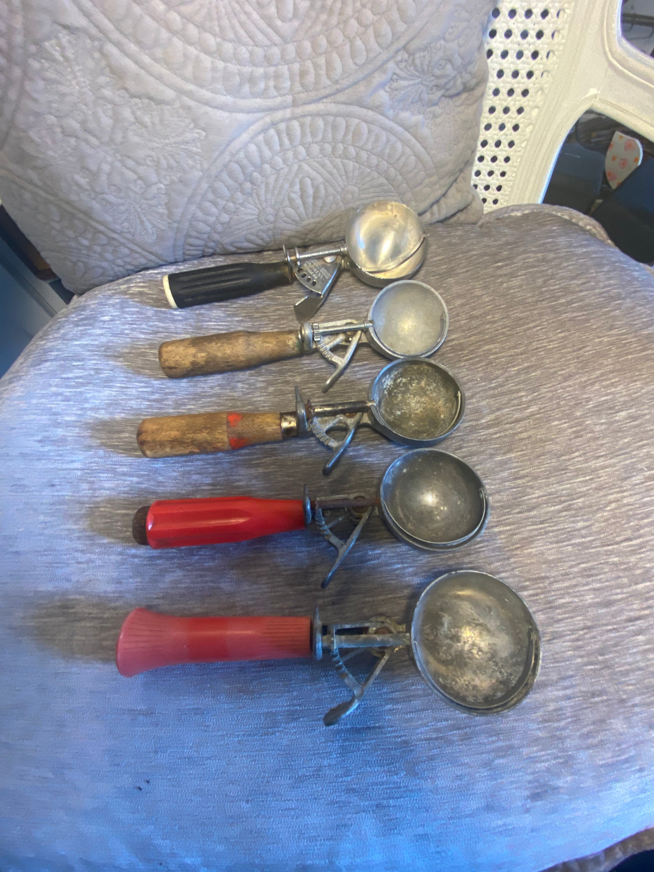 3 Vintage Ice Cream Scoops Pampered Chef, Kitchen Aid, Aluminum Scoop Lot