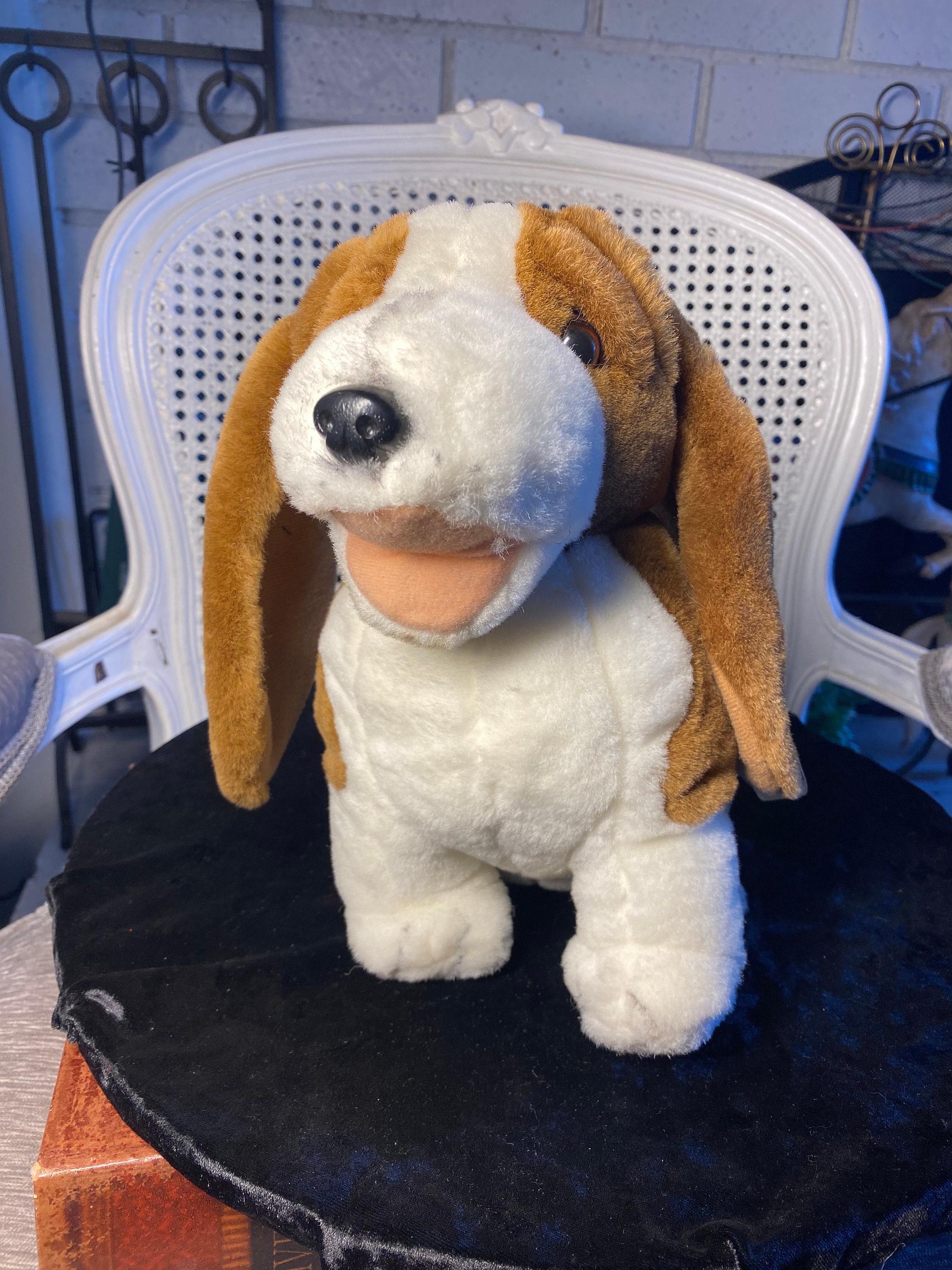 Vintage 1980's Royal Plush Toys, Inc. 9.5 Basset Hound Stuffed Plush Animal  Dog Puppy Excellent Collectible Gift 