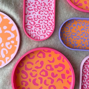 LEO Tablett | Neon | Schmuckablage | Schmuckschale | Schlüsselablage | Einzugsgeschenk | Pink - Orange - Rosa - Flieder