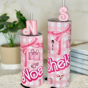 Personalisierte Pink Doll Glam Becher, KOSTENLOSER Strohtopper mit Anfangsnamen, Geschenk für Geburtstag, Weihnachten, Schulanfang, personalisiertes Geschenk
