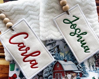 Etiqueta personalizada para calcetín navideño con cuentas de madera