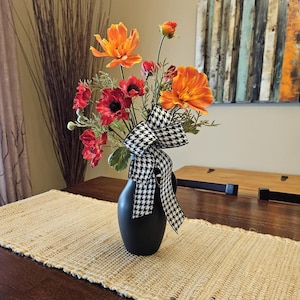 Stunning Arrangement/Centerpiece, Farmhouse Arrangement, Modern Arrangement, Mothers Day Floral Gift, Table Floral Decor, Country Cottage