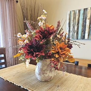 Fall Arrangement: Gorgeous Fall Centerpiece