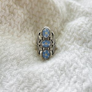 Anillo de flor nomeolvides seca, anillo botánico hecho a mano, joyería de flores naturales, anillo llamativo hecho a mano, anillo de fiesta