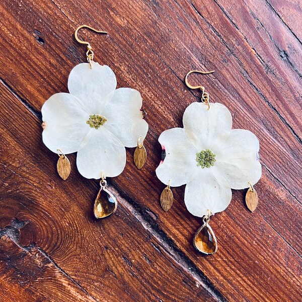 Dogwood Pearl Earrings main image 1