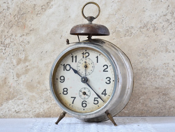 Junghans クラシックメカニカル置時計 Vintage Germany Alarm Clock Junghans, Antique Mechanical Desk