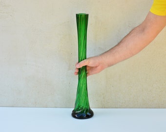Emerald Green Glass Vase, Tall 20 inch Vase Gift, Twisted Stem Glass Vase for Flowers, Blown Glass Vase Decor Living Room, Housewarming Gift