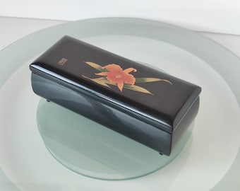 Joyero musical lacado en negro, caja vintage con espejo, caja rectangular japonesa para pintar a mano con tema musical de amor de alrededor de 1970