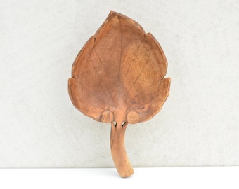 Bol décoratif en bois, plat de bibelot en forme de feuille, bol de bougie en bois, assiette sculptée à la main en bois vintage, style écologique de décor Boho, cadeau de nouveau propriétaire