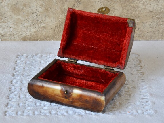 Small Jewelry Box Made of Real Horn, Handcrafted … - image 2