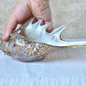 Blåst glas stort, havskonstdekor, Murano-glasskulptur, snäckskal i glas, elegant blåst glasstaty, glaskonstverk