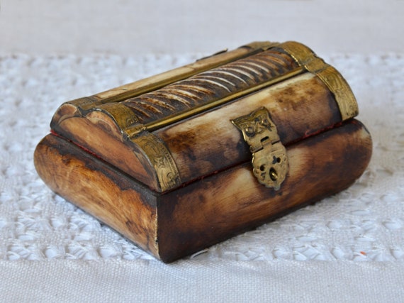 Small Jewelry Box Made of Real Horn, Handcrafted … - image 4