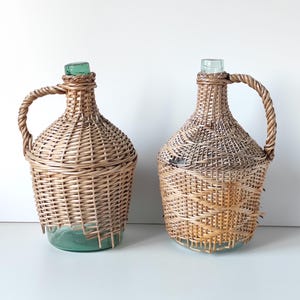 Vintage Demijohn Woven Wicker Bottle, Retro Country Decor, Old Glass Wine Bottle Wrapped in Woven Straw 1960s, Wicker Demijohn Wedding Decor
