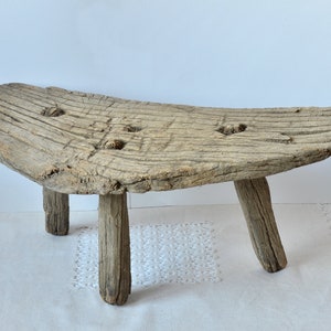 Taburete de ordeño antiguo, silla de tres patas de madera, taburete de granja popular, taburete rústico antiguo, silla de leche de madera primitiva, decoración de la casa de campo