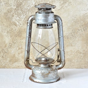 Vintage Oil Lamp, Silver Oil Gas lantern, Kerosene Lamp, Outdoor lighting, Camping lamp, Hurricane lamp Marca Globus N 910, Old Rustic Decor