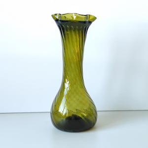 Green Glass Vase Decorative, Coffee Table Centerpiece Decor, Shelf Decor Vase Glass Blown, Vintage Flower Vase Colorful, Mom Gift Green Vase