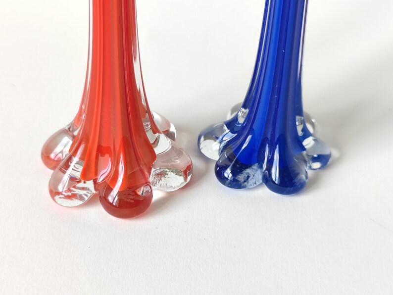 Vintage Vase Flowers, Retro Table Centerpiece Decor 80s Glass Vase Tall 8", Red and Blue Color Blown Glass Vase, Mom's Gift Decorative Vase 1980s