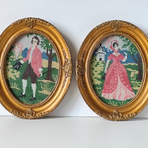 Zestaw 2 ozdobnych złotych ramek z ręcznie haftowanym gobelinem (dama i dżentelmen) antyczna owalna rama 10 x 13 cali, dekoracja ścienna w stylu vintage z lat 70.