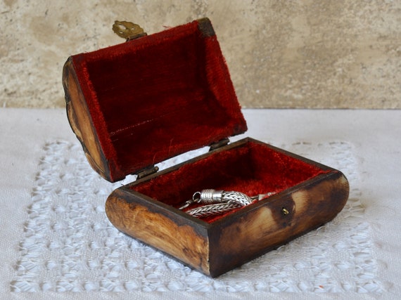 Small Jewelry Box Made of Real Horn, Handcrafted … - image 9
