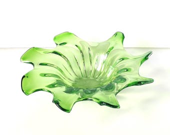 Ciotola decorativa in vetro artistico, vetro verde, centrotavola in vetro per frutta, decorazione da tavolo, ciotola in vetro verde chiaro dalla forma insolita, regalo di inaugurazione della casa