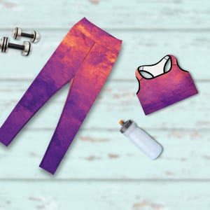 Yoga-Set mit hoher Taille, gepolsterter BH und Leggings mit digitaler Batikfärbung, Frauen-Trainingsoutfit, bequeme Aktivbekleidung, lebendiges Fitnessstudio-Set, stilvolle Fitnessbekleidung