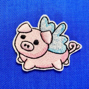 Parche bordado de cerdo volador (adhesivo para planchar o con velcro)