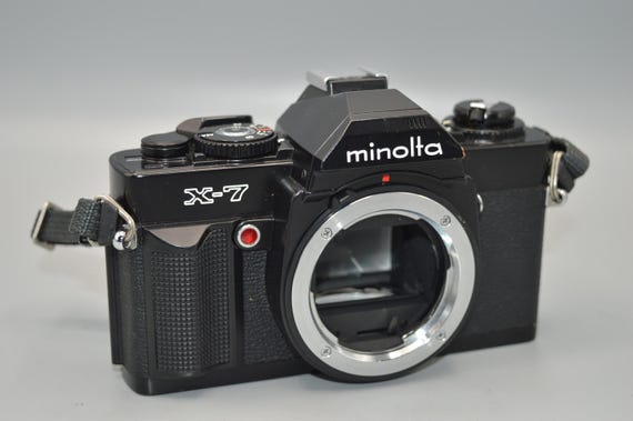 MINOLTA  Ｘ−7 Vintage Minolta X7 35mm SLR Film Camera Body Clad Seals