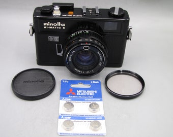 Minolta Hi Matic E 35mm RF Camera Clad Seals Battery SR. 947444 Tested