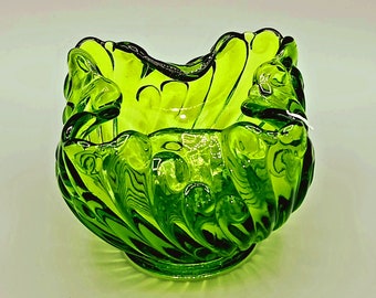 1950's Era Green Glass Decorative Bowl/Trinket Dish 4 3/4"