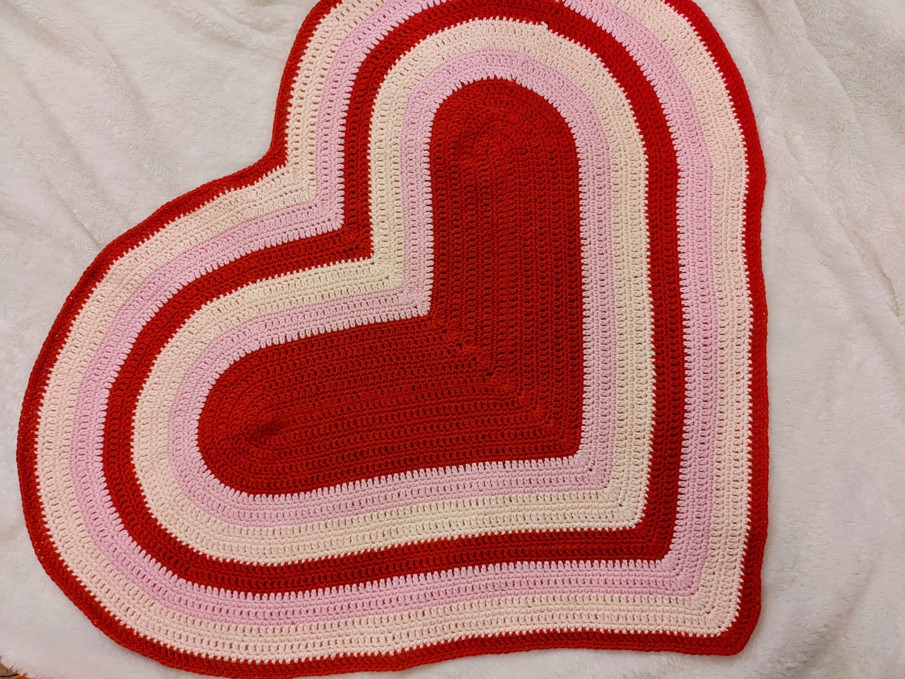 COZY BLANKET - IVORY HEART main image 1