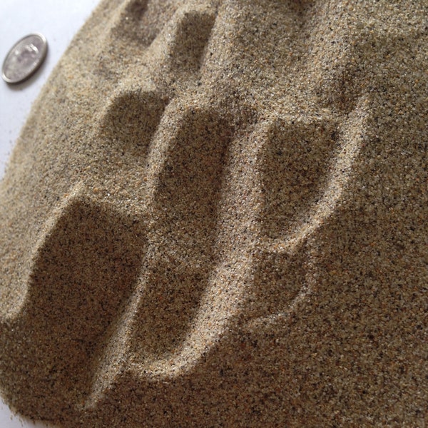 Fine Yellow Sand, mesh #60 - 1 lb. bag natural, kiln dried quartz river sand for crafts, concrete, terrariums, fishtanks