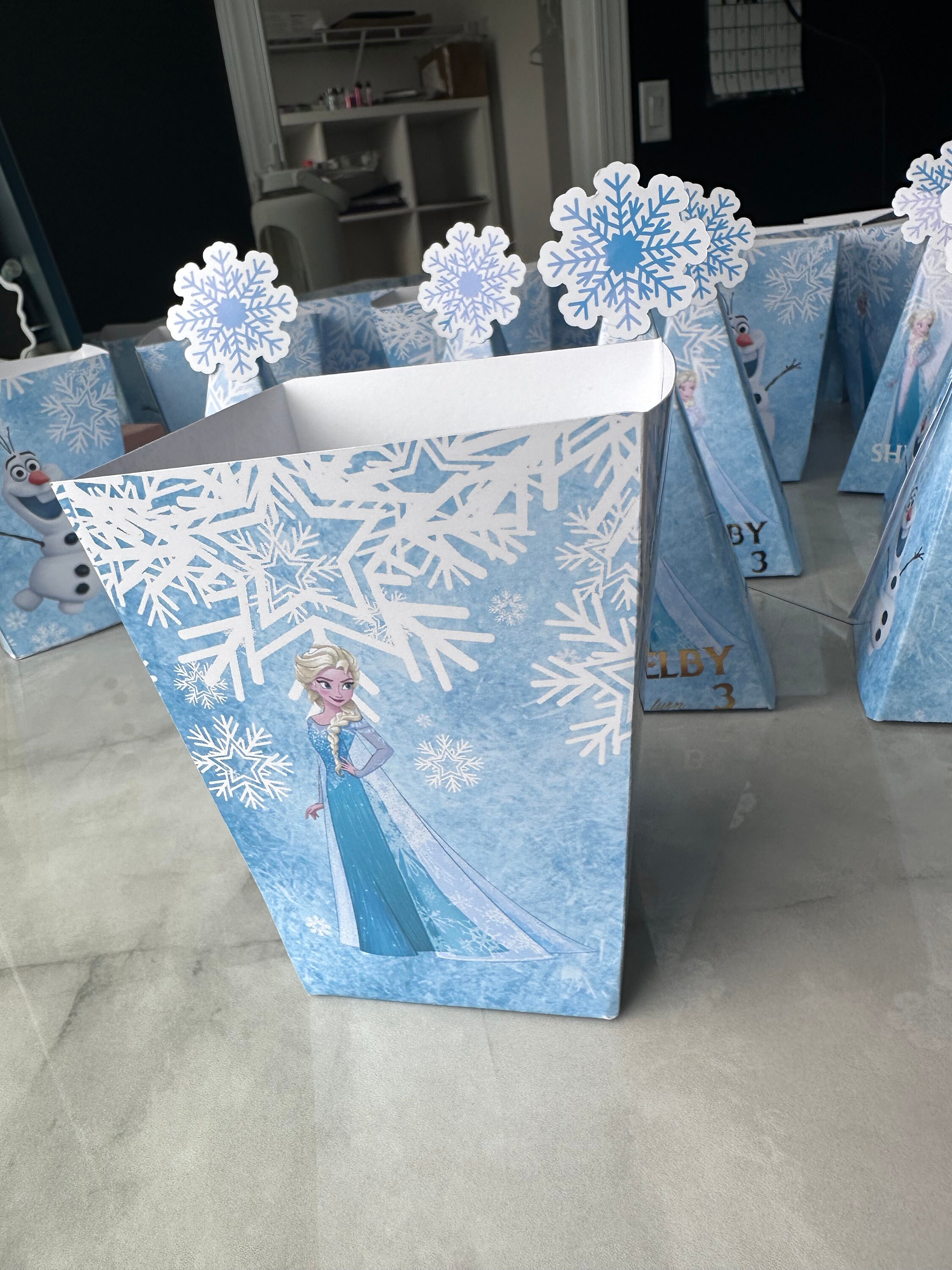 Frozen Favor Bags DIY Craft for Kids  Party with Unicorns