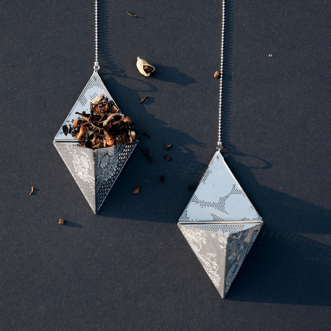 Pyramid Tea Infuser, Reusable Stainless Steel Loose Leaf Tea Infuser