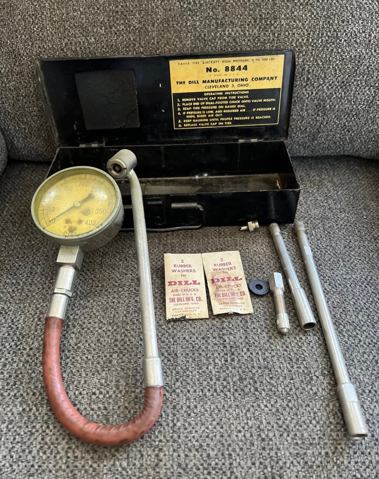 Vintage Dill 8844 Aircraft Tire Pressure Gauge Metal Box & Parts 1/1 on