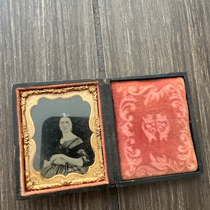 Antique Civil War Era Daguerreotype Photograph Beautiful Woman Mourning  Case