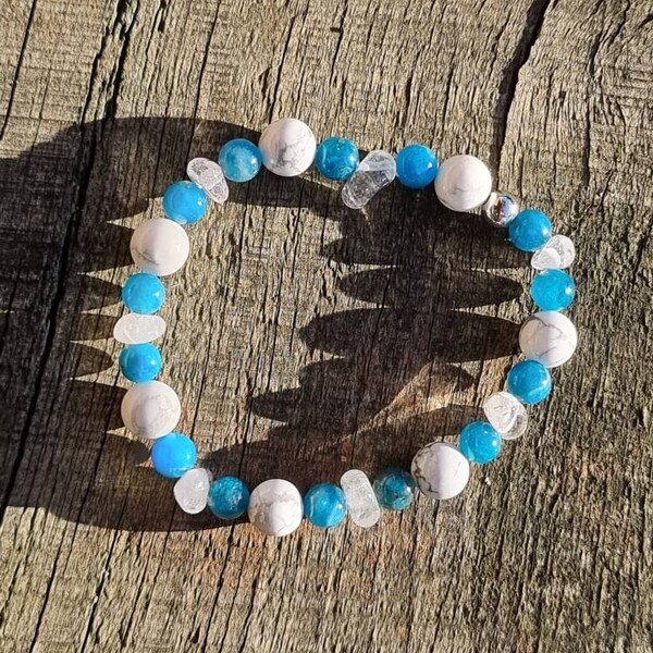 Bracelet apatite,  howlite  et cristal de roche